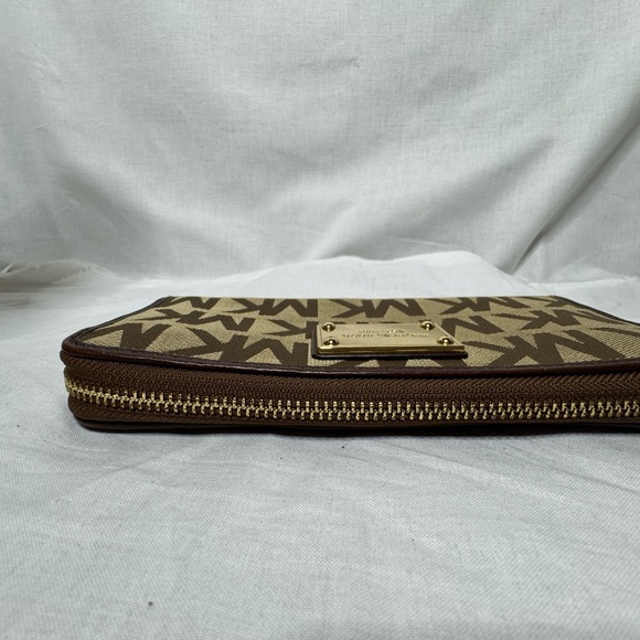 EUC - Michael Kors “Anabelle” jet set signature canvas tote and matching wallet - Picture 14 of 17